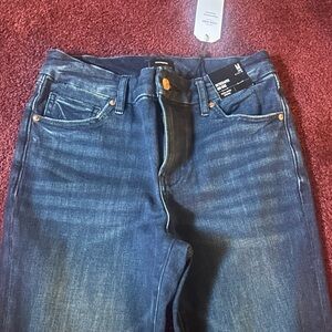 NWT Women’s Express Skyscraper Mid Rise Boot Cut TALL Jeans - MEDIUM (6/8/10)